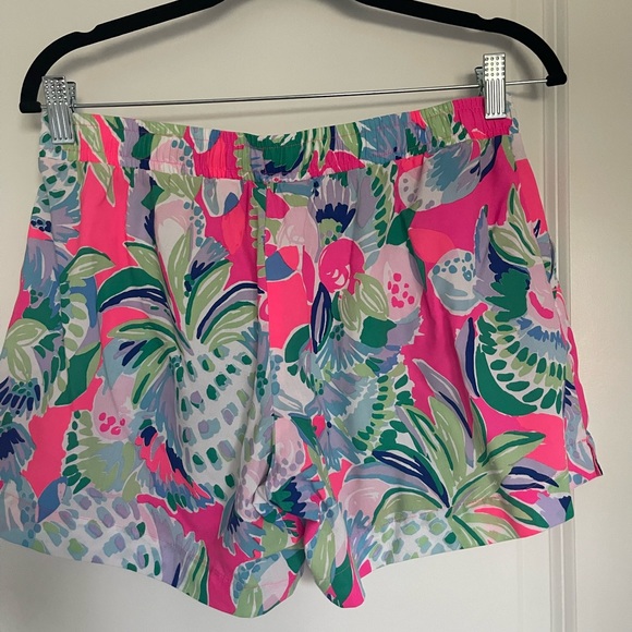 Lilly Pulitzer Katia “ Raise the Bar” Short Sz S - Picture 2 of 4